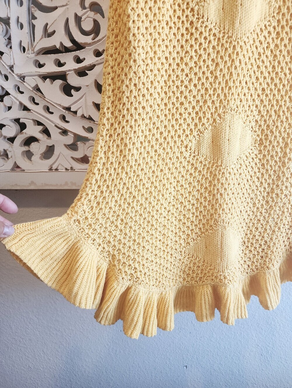 FREE PEOPLE MYKONOS MINI KNITTED CROCHET YELLOW COVER-UP SIZE LARGE - Picture 9 of 16